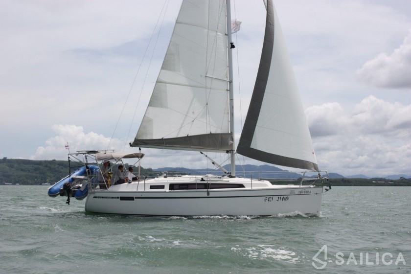 Bavaria 33 Cruiser - Yacht Charter Sailica