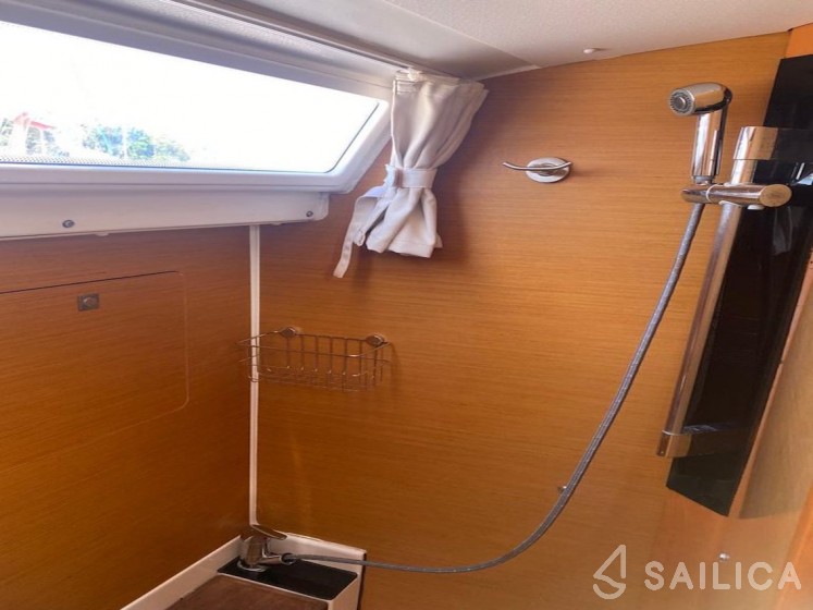 Sun Odyssey 409 - Yacht Charter Sailica