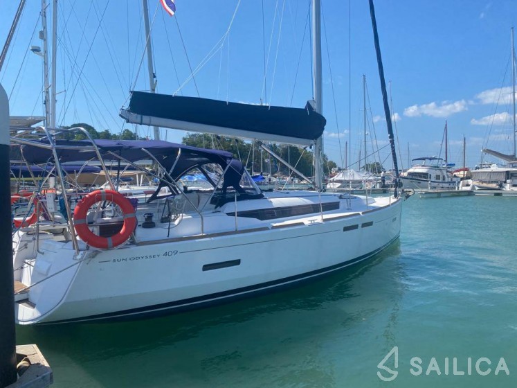 Sun Odyssey 409 - Yacht Charter Sailica