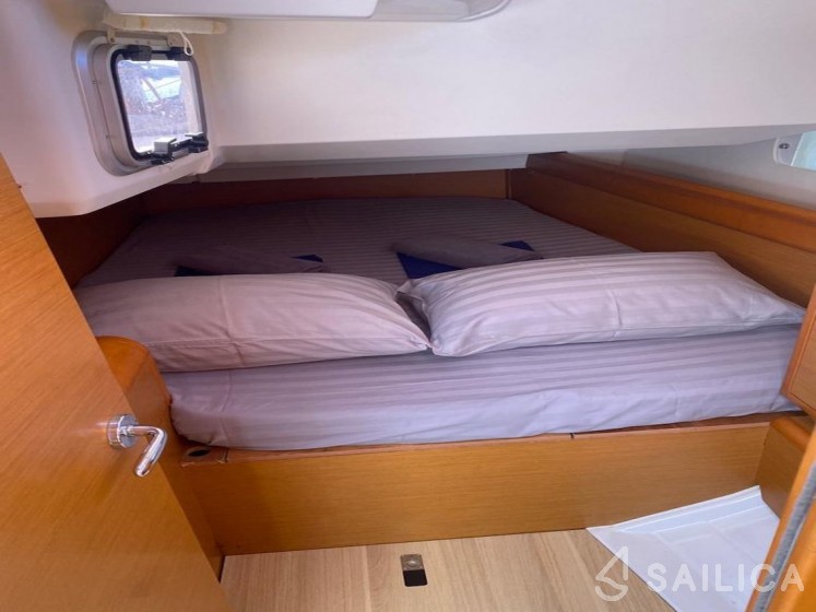 Sun Odyssey 409 - Yacht Charter Sailica