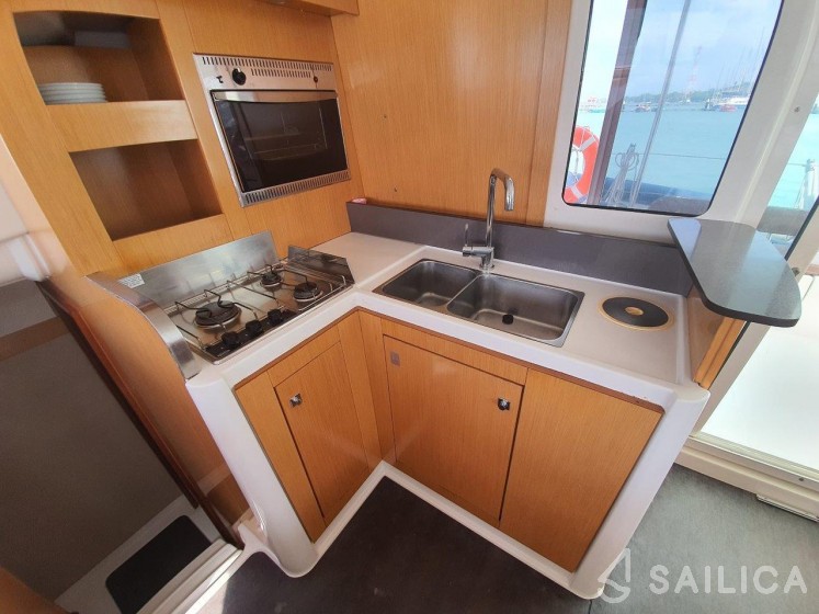 Mahe 36 Evolution - Yacht Charter Sailica