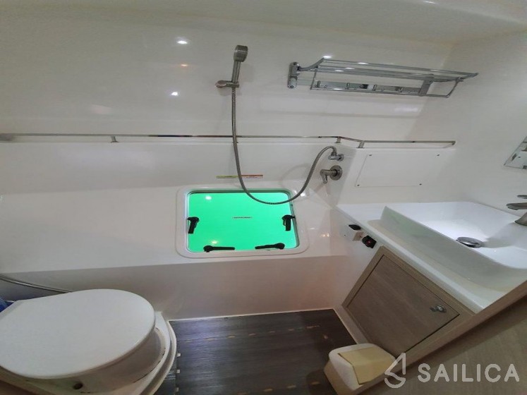 Island Spirit 410 - Yacht Charter Sailica