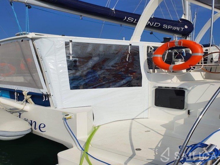 Island Spirit 410 - Yacht Charter Sailica