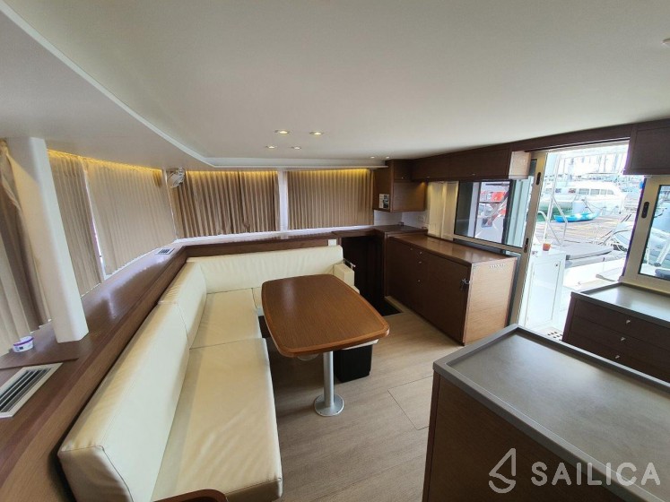 Lagoon 450 S - 4 + 2 cab. - Yacht Charter Sailica