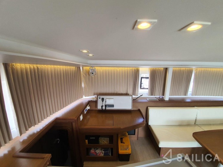 Lagoon 450 S - 4 + 2 cab. - Yacht Charter Sailica