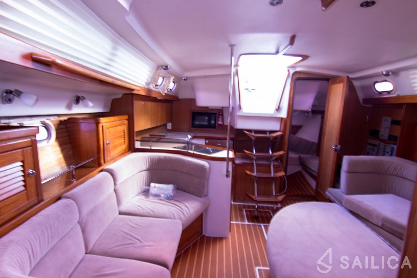 Catalina 375 - Yacht Charter Sailica