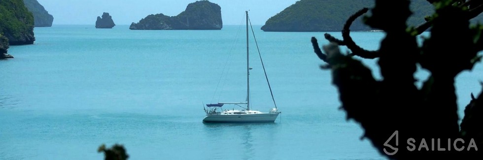 Catalina 375 - Yacht Charter Sailica