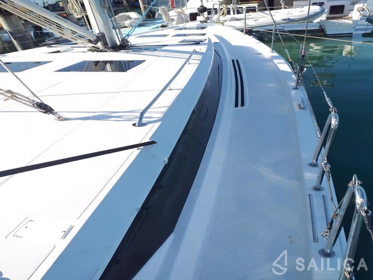 Bavaria C45 - Yacht Charter Sailica