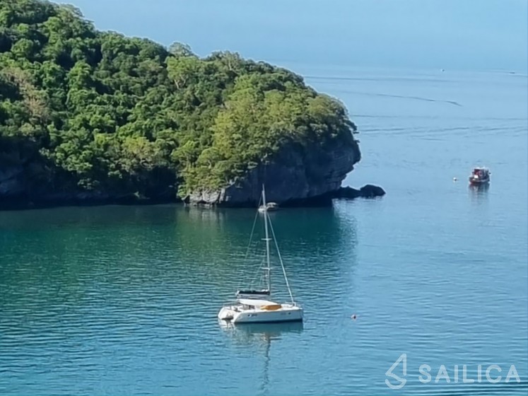 Lagoon 400 S2 - Yacht Charter Sailica