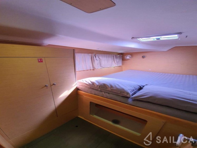 Lagoon 380 - Yacht Charter Sailica