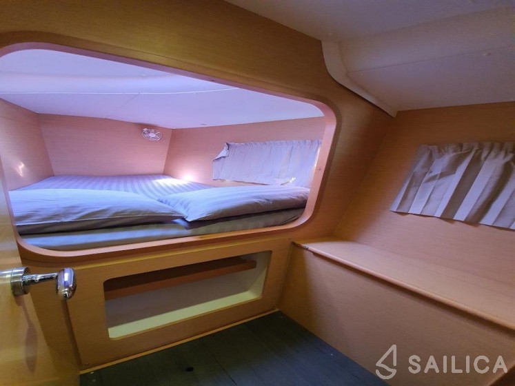 Lagoon 380 - Yacht Charter Sailica
