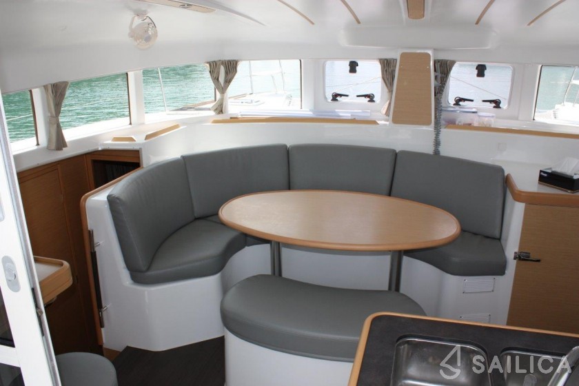 Lagoon 380 - Yacht Charter Sailica