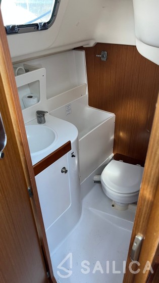 Sun Odyssey 29.2 - Yacht Charter Sailica