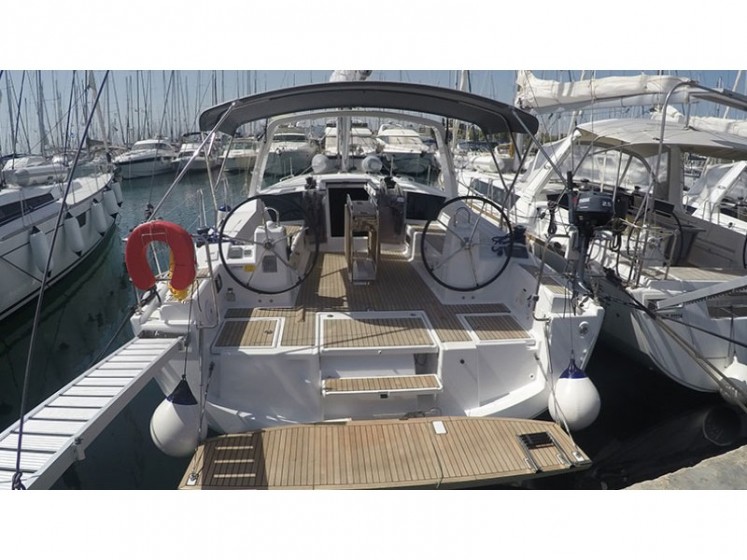 Oceanis 41.1 - Yacht Charter Sailica