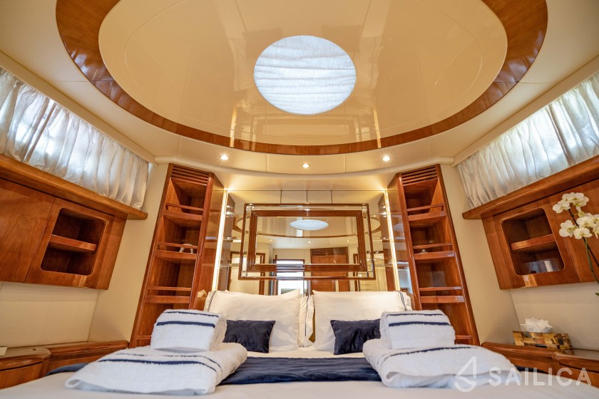 Azimut 74 - Yacht Charter Sailica