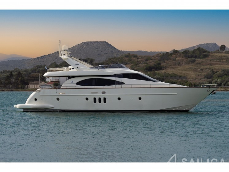 Azimut 74 - Yacht Charter Sailica