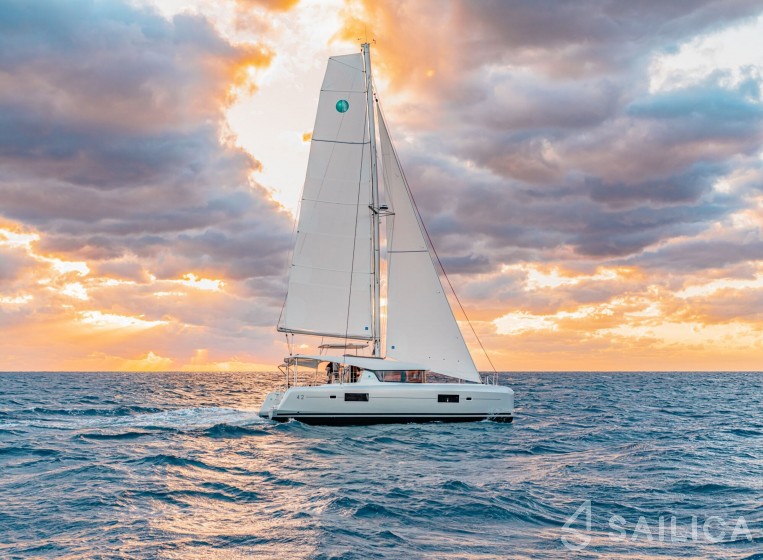 Lagoon 42 - Yacht Charter Sailica