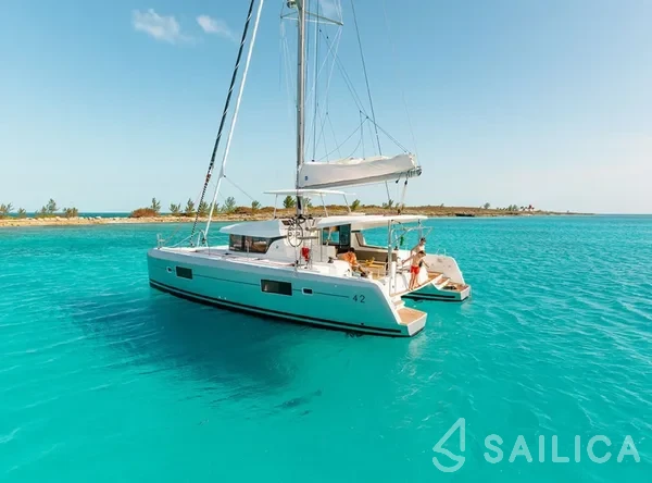 Lagoon 42 - Yacht Charter Sailica