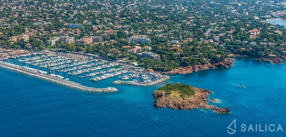 Lagoon 46  - Yacht Charter Sailica