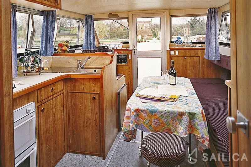 Le Boat Cirrus A - Yacht Charter Sailica
