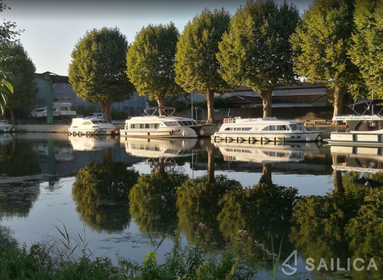 Le Boat Cirrus A - Yacht Charter Sailica