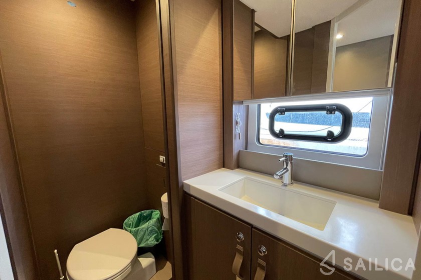 Bali 4.8  - Yacht Charter Sailica