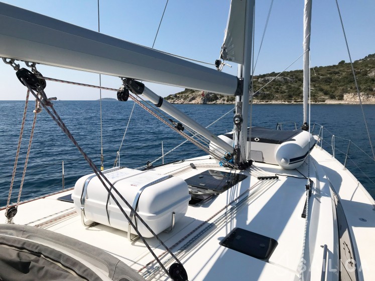 Bavaria 46 Cruiser - Yacht Charter Sailica