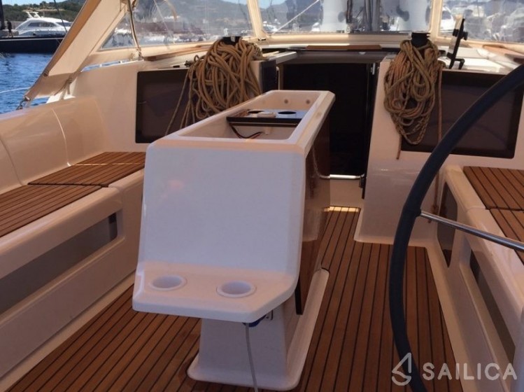 Cyclades 50.5 - Yacht Charter Sailica