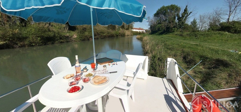 Le Boat Continentale - Yacht Charter Sailica