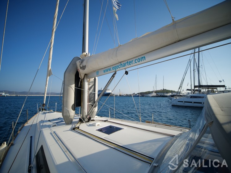Oceanis 45 - Yacht Charter Sailica
