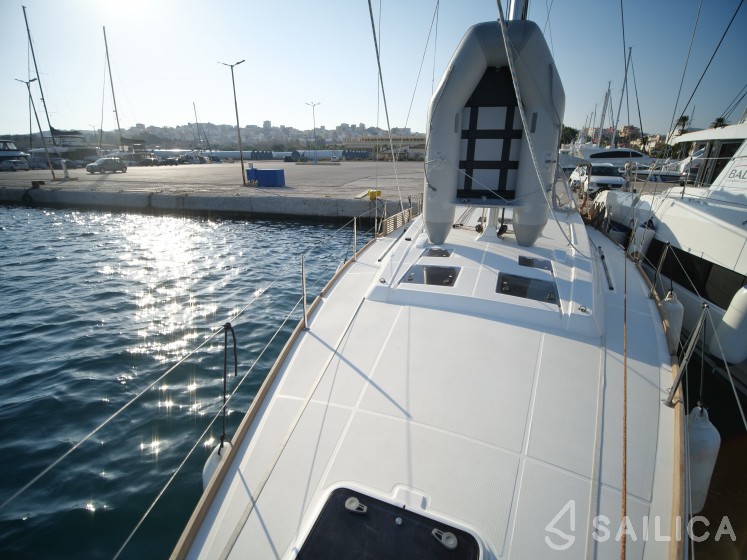 Oceanis 45 - Yacht Charter Sailica