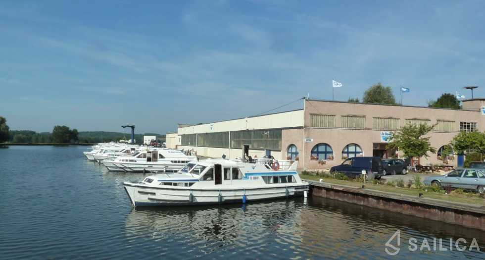 Le Boat Continentale - Yacht Charter Sailica