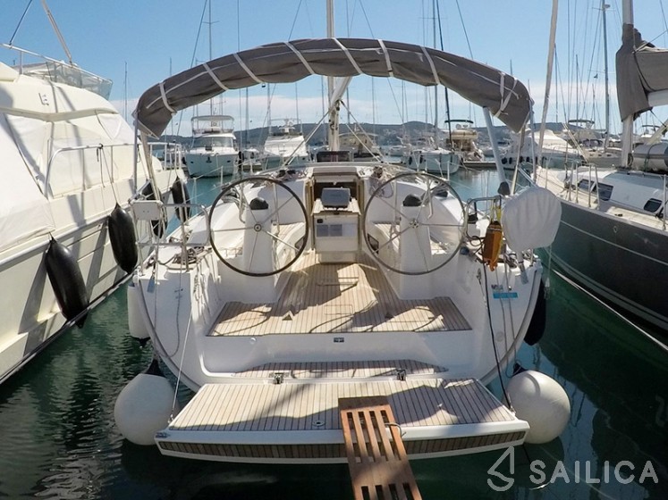 Bavaria 40 Cruiser - Yacht Charter Sailica