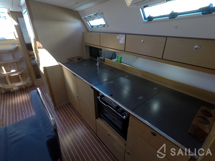 Bavaria 40 Cruiser - Yacht Charter Sailica
