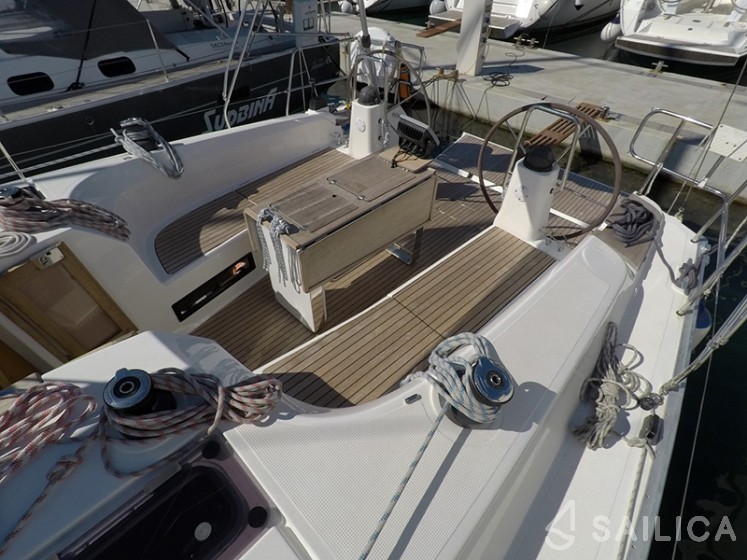 Bavaria 40 Cruiser - Yacht Charter Sailica