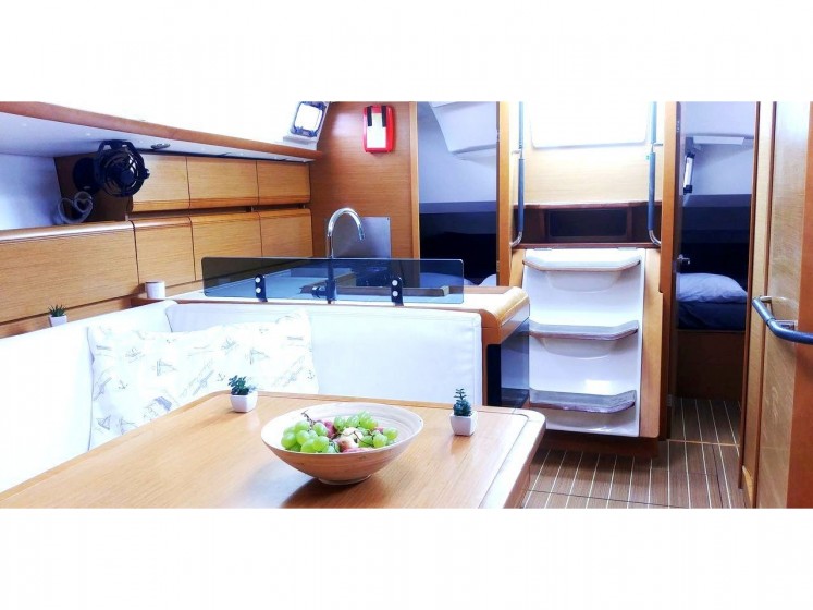 Sun Odyssey 409 - Yacht Charter Sailica