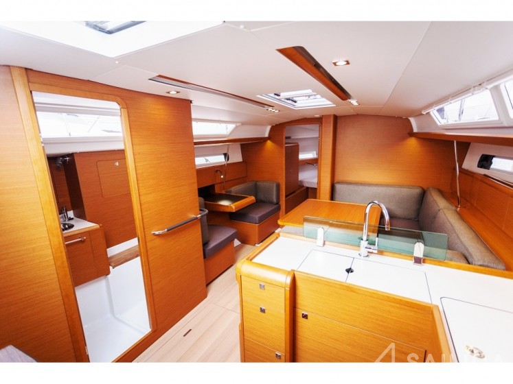 Sun Odyssey 409 - Yacht Charter Sailica