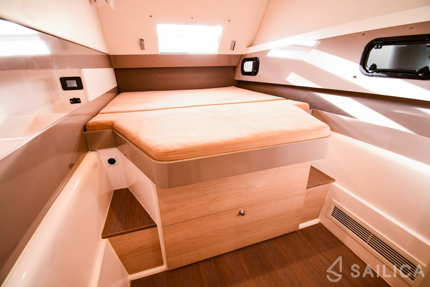 Bali 4.3 - Yacht Charter Sailica