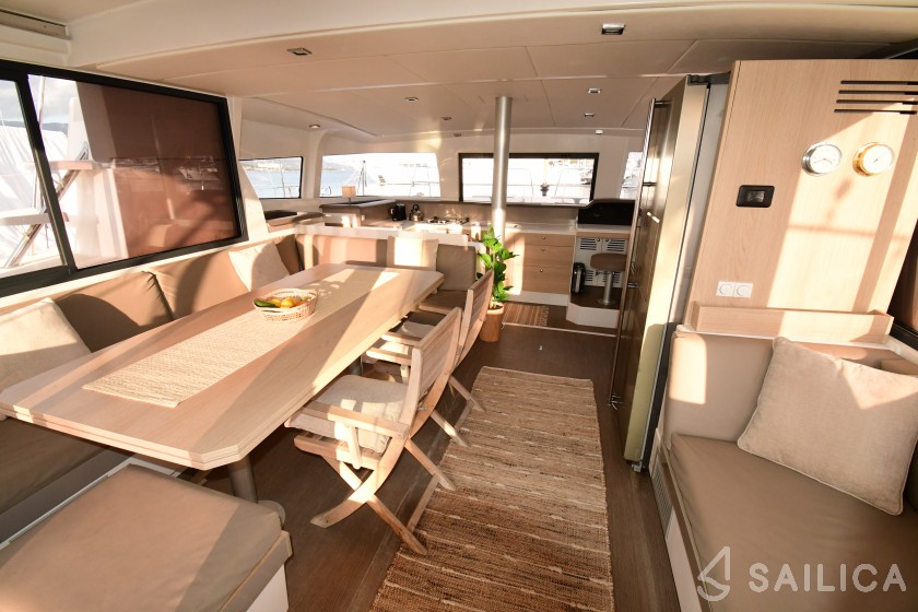 Bali 4.3 - Yacht Charter Sailica