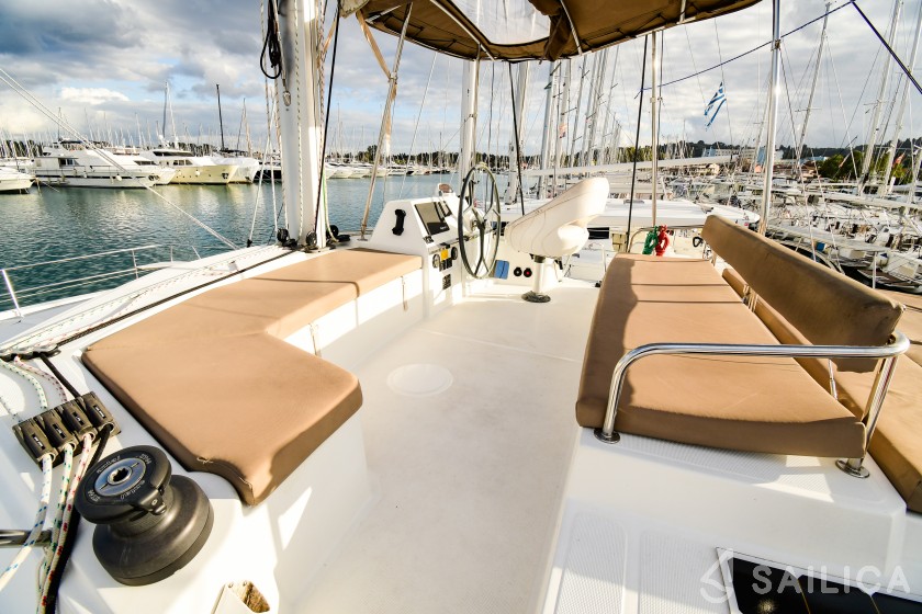 Bali 4.3 - Yacht Charter Sailica