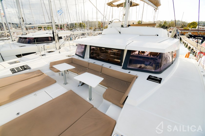 Bali 4.3 - Yacht Charter Sailica