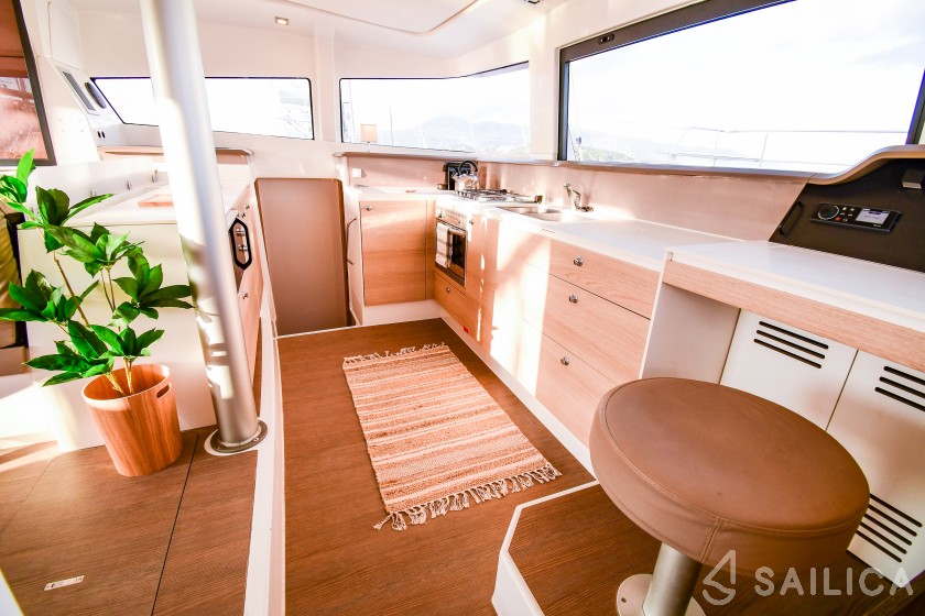 Bali 4.3 - Yacht Charter Sailica