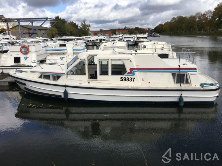 Le Boat Corvette B - Yacht Charter Sailica