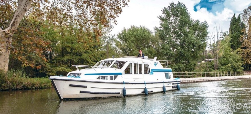 Le Boat Corvette B - Yacht Charter Sailica
