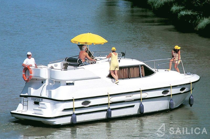 Le Boat Countess - Yacht Charter Sailica