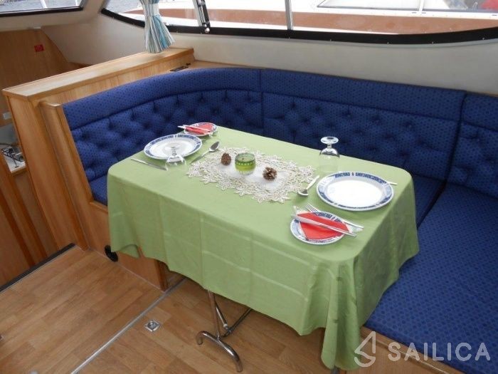 Le Boat Countess - Yacht Charter Sailica