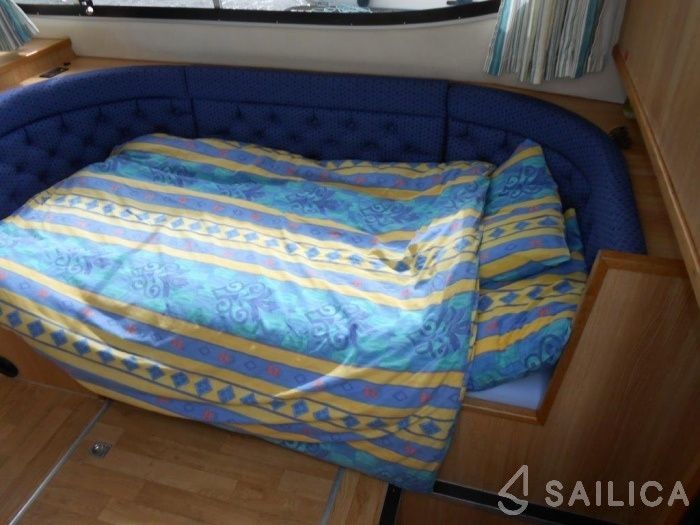 Le Boat Countess - Yacht Charter Sailica