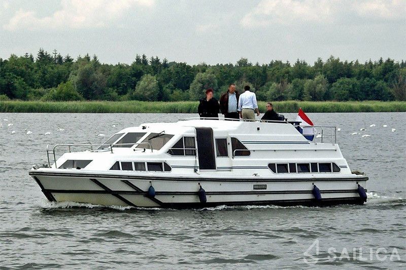 Le Boat Crusader - Yacht Charter Sailica