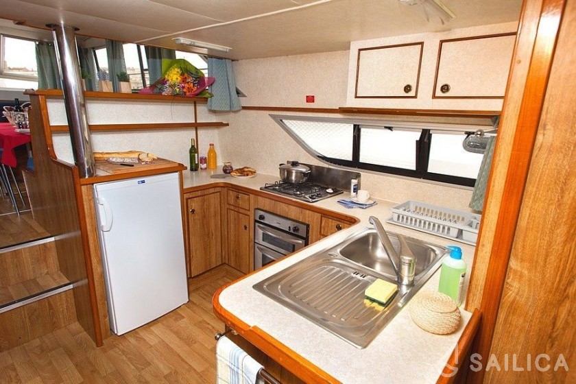 Le Boat Grand Classique - Yacht Charter Sailica