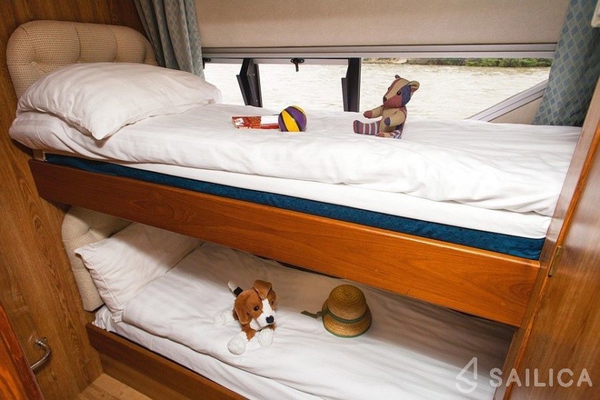 Le Boat Grand Classique - Yacht Charter Sailica